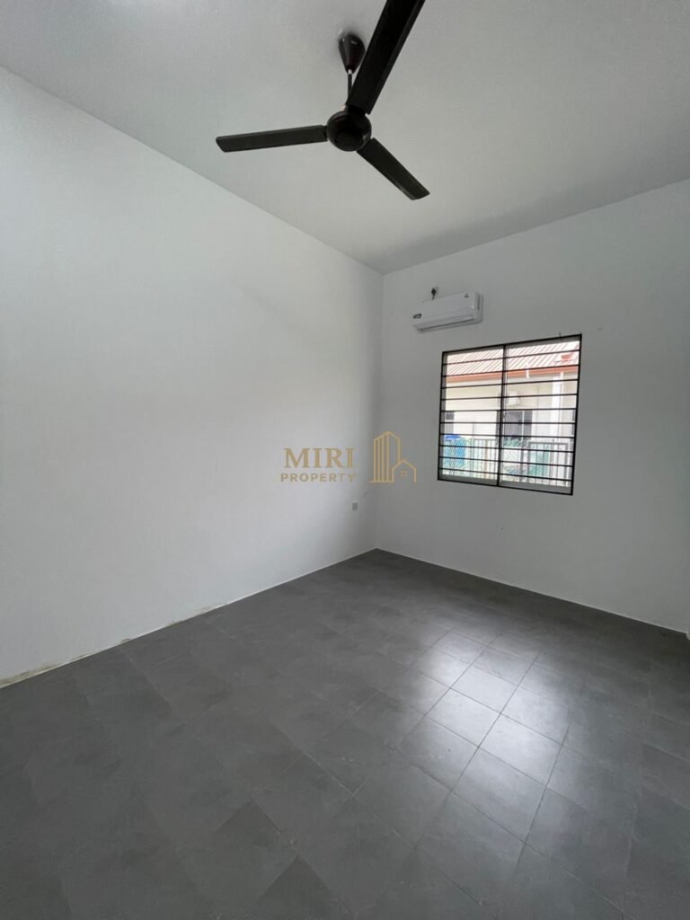 3 Bedrooms 2 Bathrooms 1 Storey Intermediate Terrace House For Rent At Sri Pertiwi Senadin Miri House For Rent 5