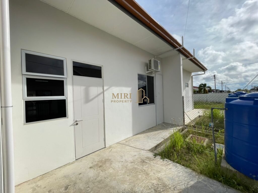 3 Bedrooms 2 Bathrooms 1 Storey Intermediate Terrace House For Rent At Sri Pertiwi Senadin Miri House For Rent 8
