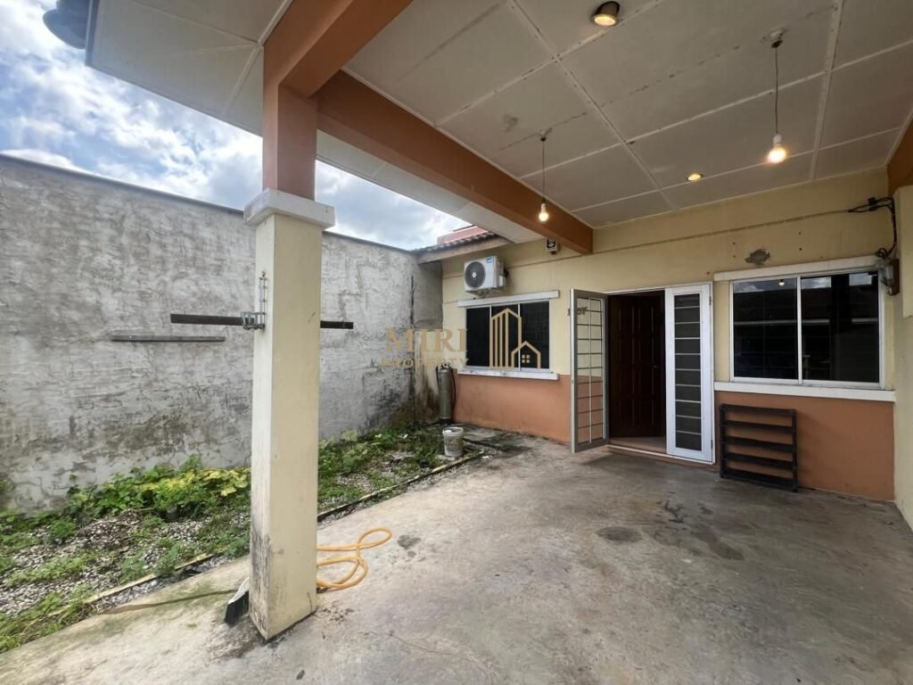 3 Bedrooms 2 Bathrooms 1 Storey Terrace House At Vista Perdana Miri House For Sale 1