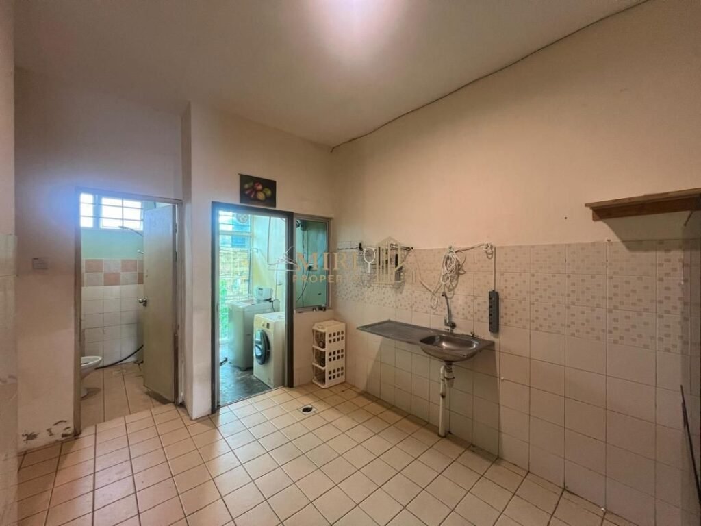 3 Bedrooms 2 Bathrooms 1 Storey Terrace House At Vista Perdana Miri House For Sale 4