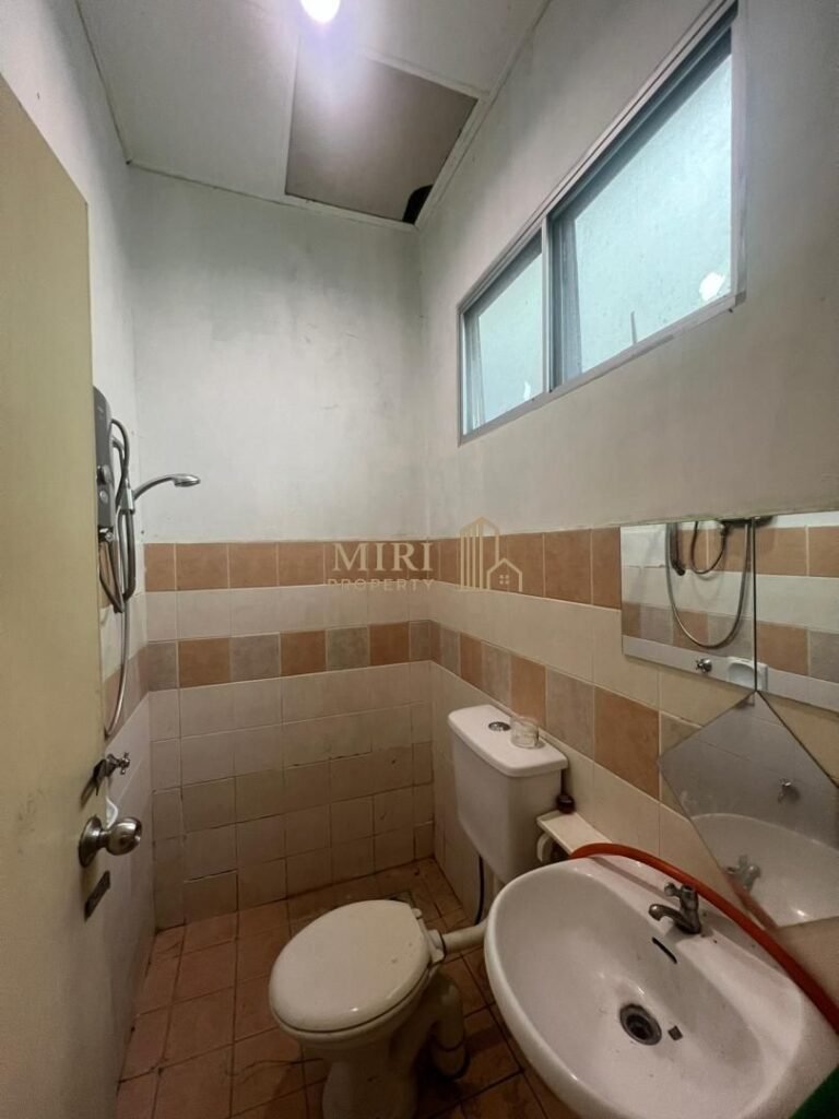 3 Bedrooms 2 Bathrooms 1 Storey Terrace House At Vista Perdana Miri House For Sale 9