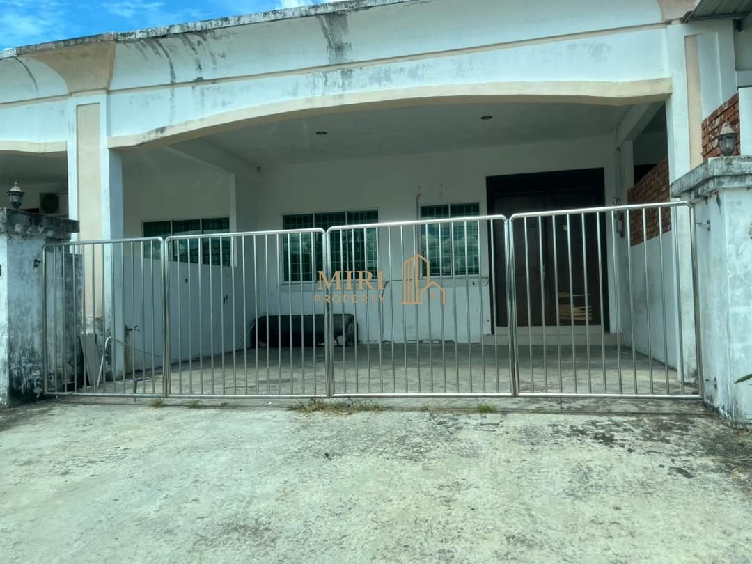 3 Bedrooms 2 Bathrooms 1 Storey Terrace House For Rent At Taman Jelita Taman Tunku For Rent 1