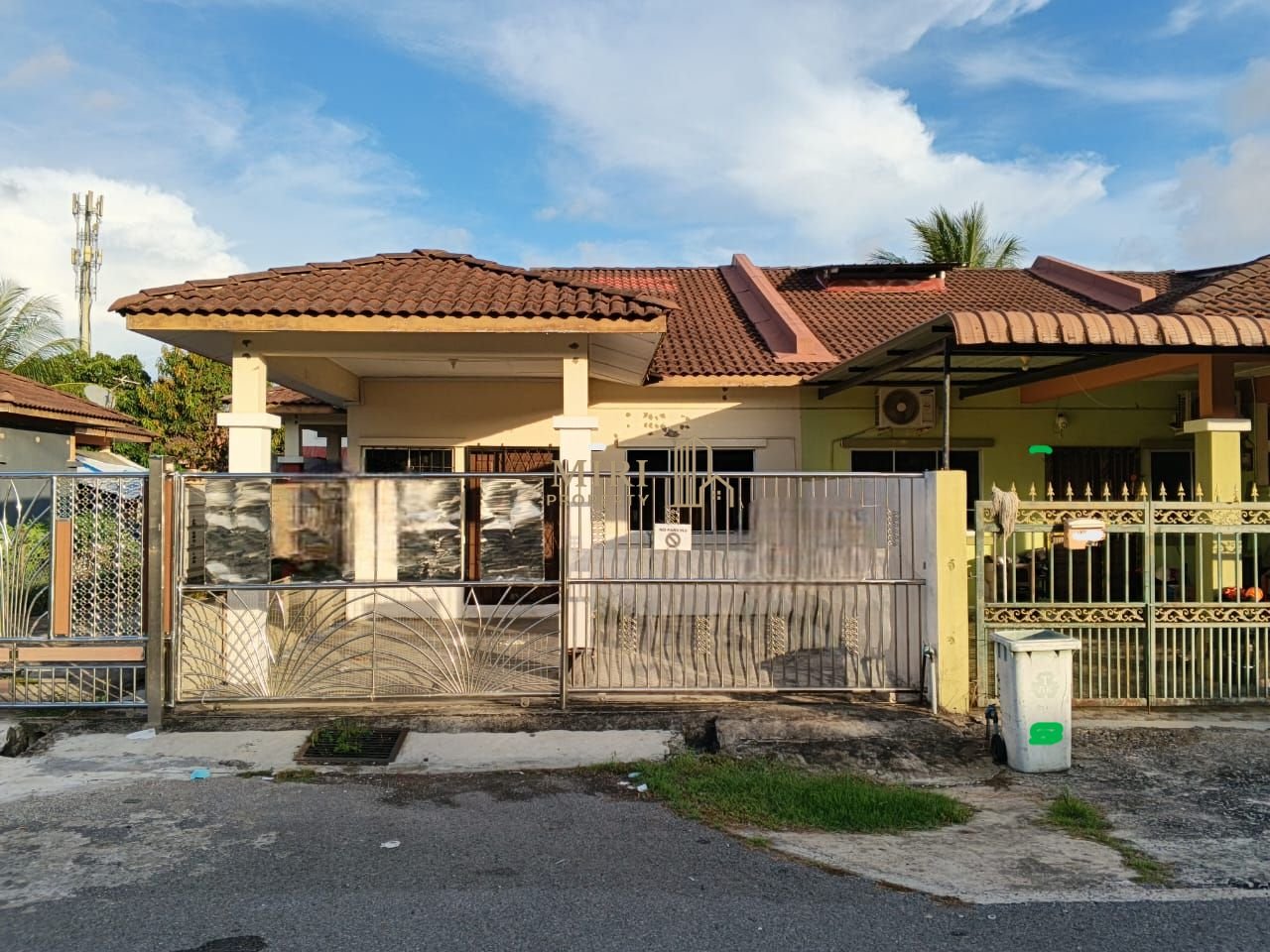 3 Bedrooms 2 Bathrooms Single Storey End Lot Terrace House For Rent At Vista Perdan Miri For Rent 1