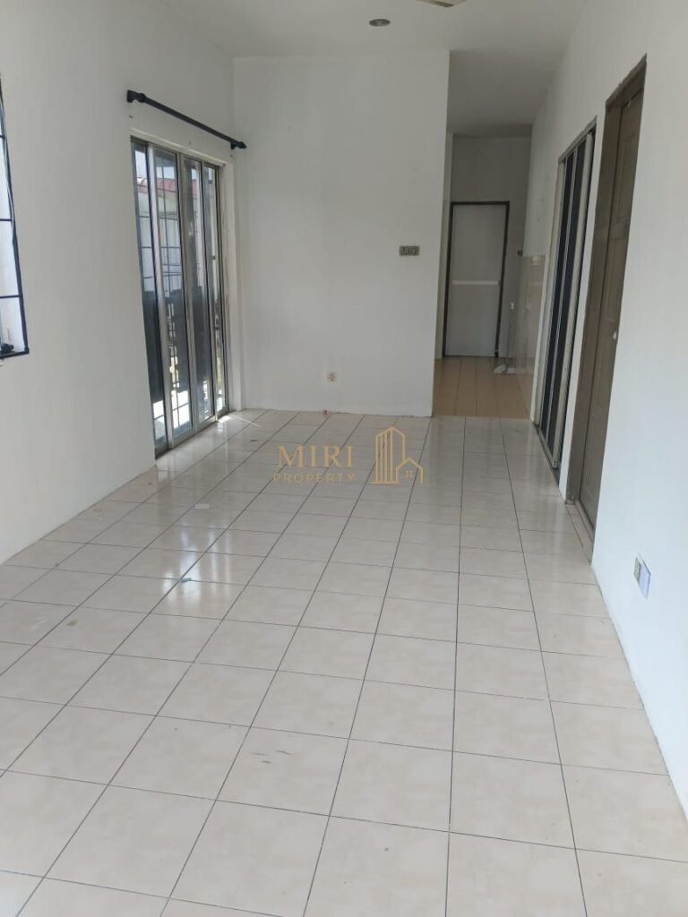 3 Bedrooms 2 Bathrooms Single Storey End Lot Terrace House For Rent At Vista Perdan Miri For Rent 2