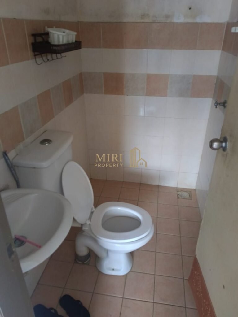 3 Bedrooms 2 Bathrooms Single Storey End Lot Terrace House For Rent At Vista Perdan Miri For Rent 7