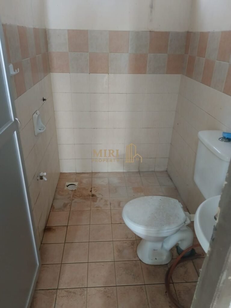 3 Bedrooms 2 Bathrooms Single Storey End Lot Terrace House For Rent At Vista Perdan Miri For Rent 8