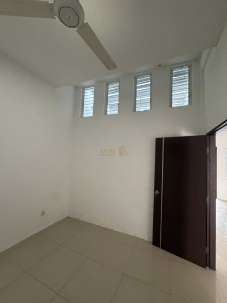 3 Bedrooms 2 Bathrooms Single Storey Terrace House For Sale At Taman jelita Miri House For Sale 5