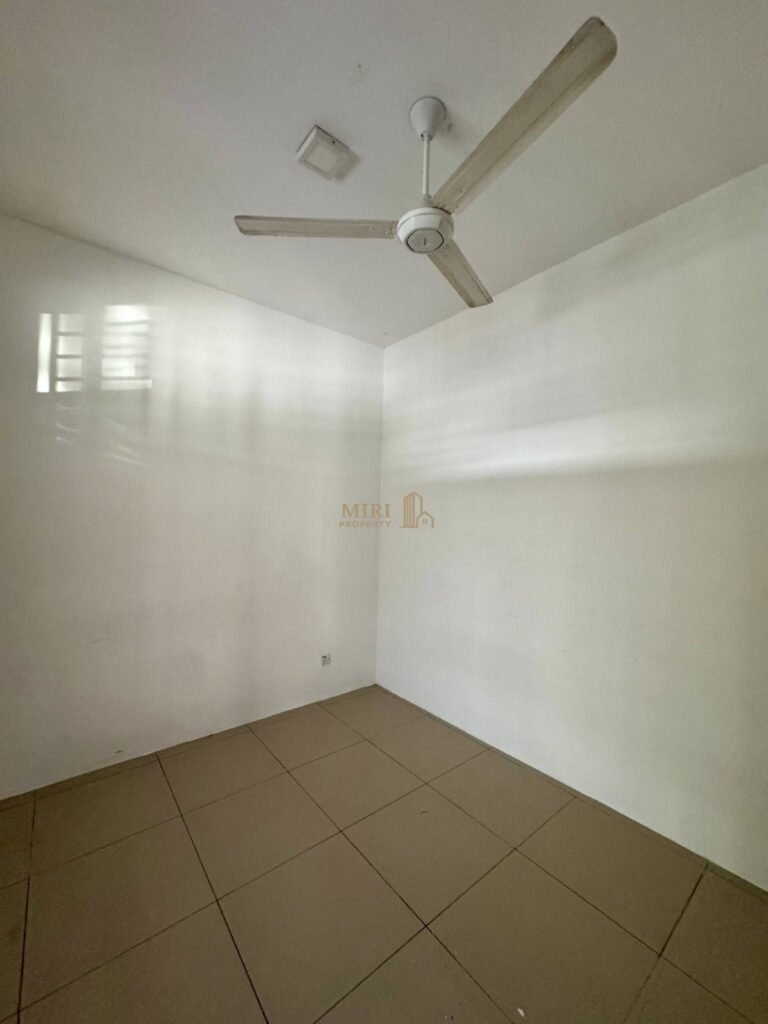 3 Bedrooms 2 Bathrooms Single Storey Terrace House For Sale At Taman jelita Miri House For Sale 7