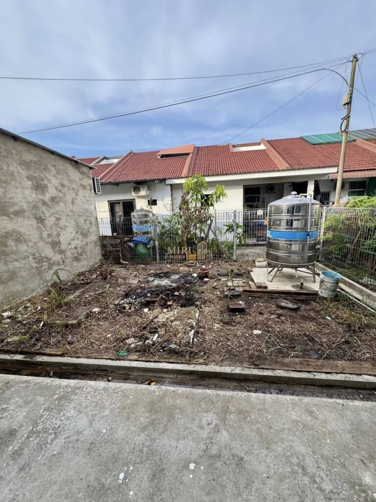 3 Bedrooms 2 Bathrooms Single Storey Terrace House For Sale At Taman jelita Miri House For Sale 9