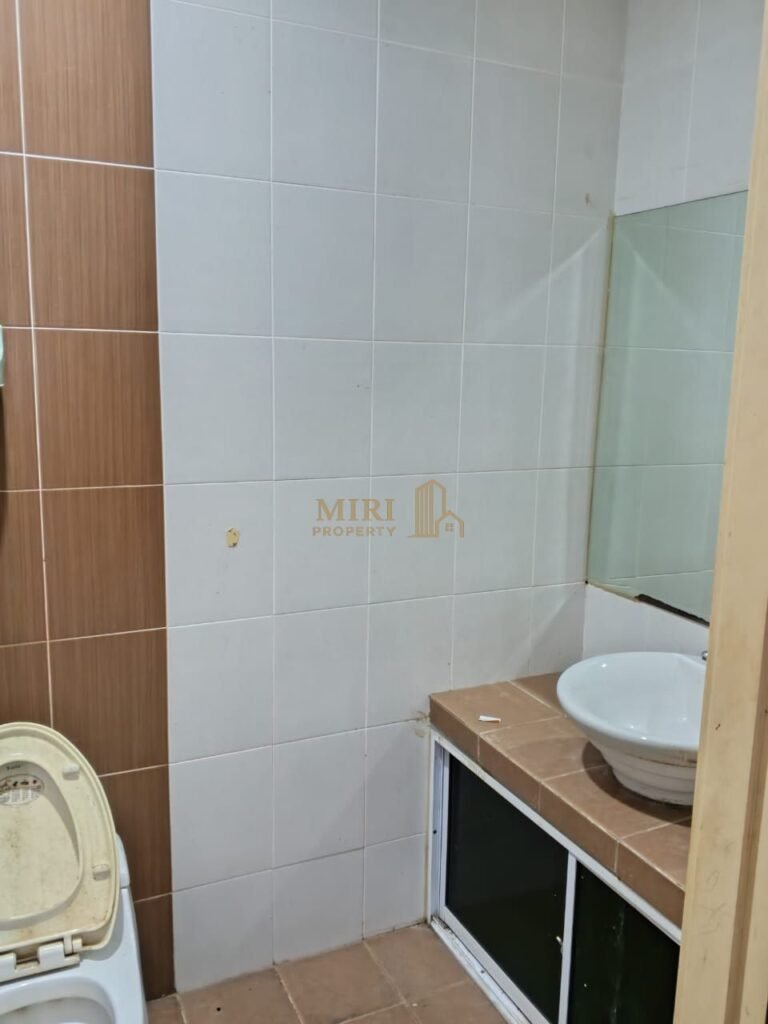 4 Bedrooms 2 Bathrooms 1 Storey Terrace House For Rent At Taman Jelita Taman Tunku For Rent 13