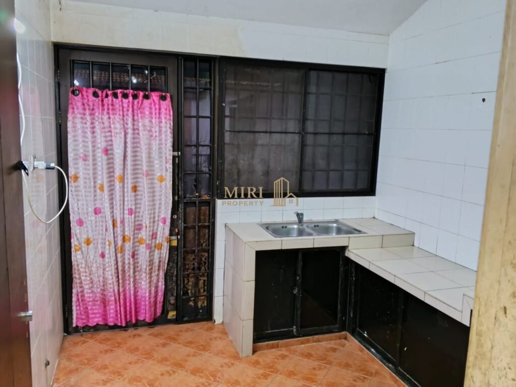 4 Bedrooms 2 Bathrooms 1 Storey Terrace House For Rent At Taman Jelita Taman Tunku For Rent 4