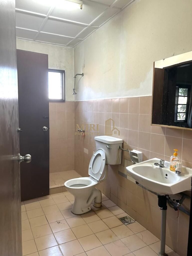 4 Bedrooms 2 Bathrooms 2 Storey Semi Detached House For Sale At Taman Desa Seri Krokop Miri For Sale 11
