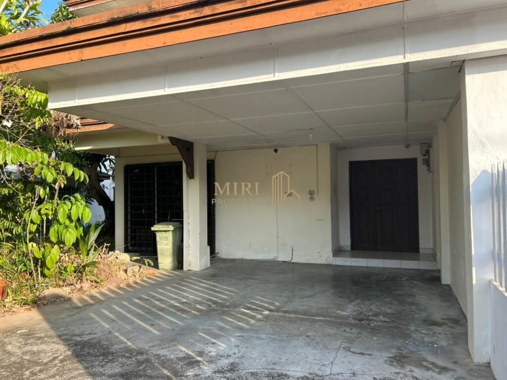 4 Bedrooms 2 Bathrooms 2 Storey Semi Detached House For Sale At Taman Desa Seri Krokop Miri For Sale 3