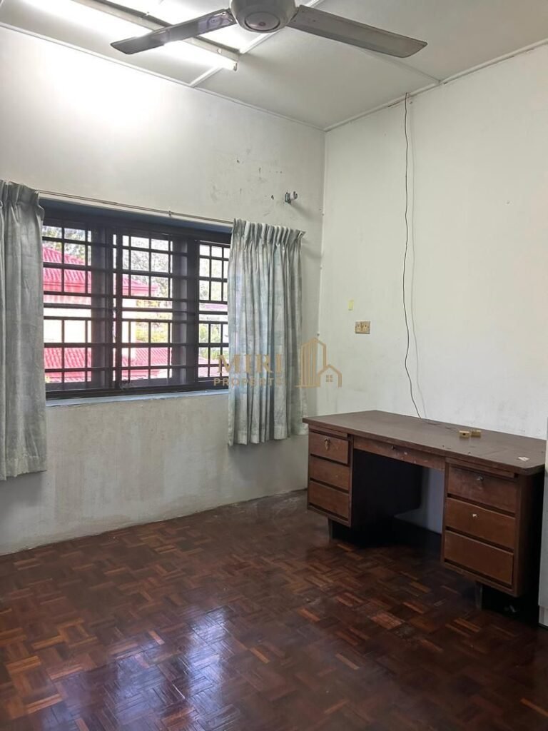 4 Bedrooms 2 Bathrooms 2 Storey Semi Detached House For Sale At Taman Desa Seri Krokop Miri For Sale 9