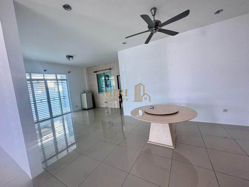 4 Bedrooms 3 Bathrooms 2 Storey Semi Detached House For Rent At Taman Delight Miri For Rent 2