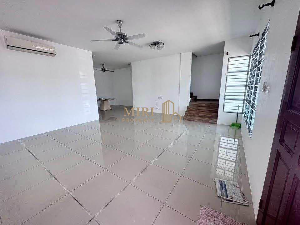4 Bedrooms 3 Bathrooms 2 Storey Semi Detached House For Rent At Taman Delight Miri For Rent 3