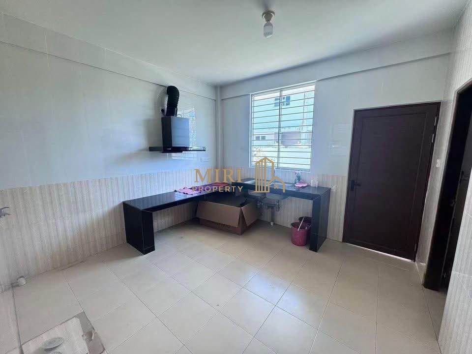 4 Bedrooms 3 Bathrooms 2 Storey Semi Detached House For Rent At Taman Delight Miri For Rent 4