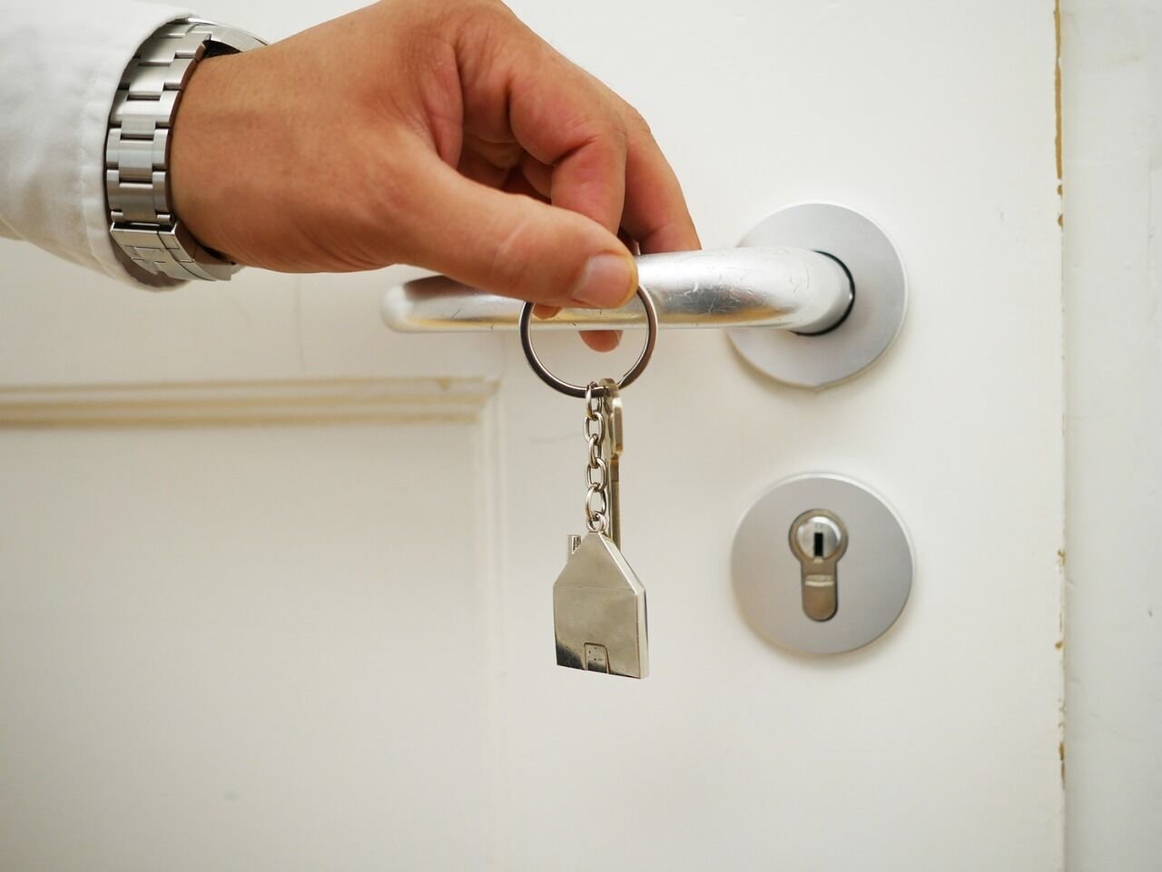 Landlord guide Miri Handling late rent and payment disputes in Senadin rentals