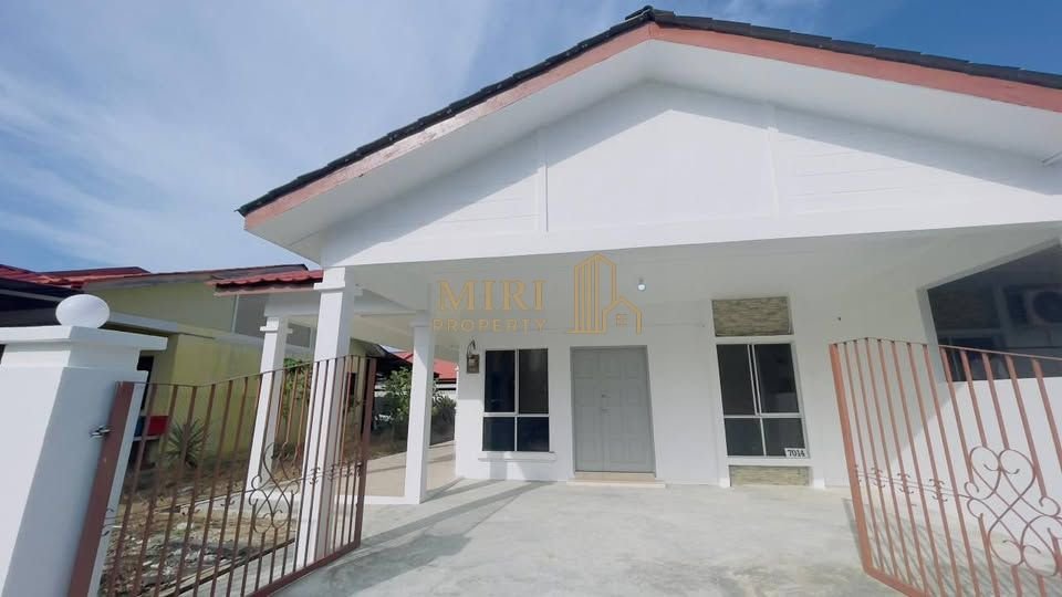 3 Bedrooms 2 Bathrooms 1 Storey Corner Terrace House For Rent At Lorong Jati Senadin Miri House For Rent 7 3 Bedrooms 2 Bathrooms 1 Storey Corner Terrace House For Rent At Lorong Jati Senadin Miri House For Rent 1