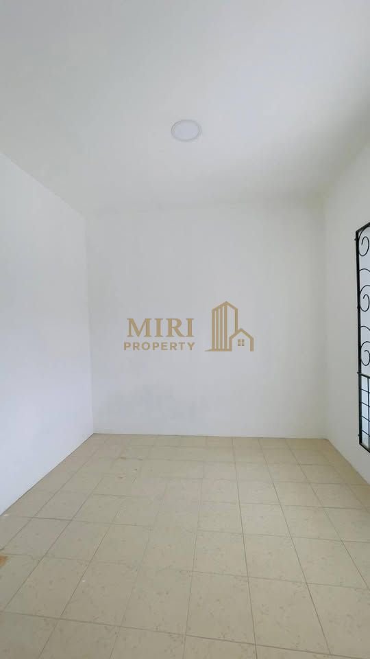 3 Bedrooms 2 Bathrooms 1 Storey Corner Terrace House For Rent At Lorong Jati Senadin Miri House For Rent 3 3 Bedrooms 2 Bathrooms 1 Storey Corner Terrace House For Rent At Lorong Jati Senadin Miri House For Rent 5