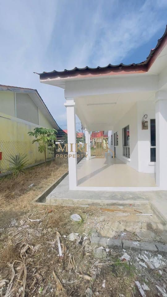 3 Bedrooms 2 Bathrooms 1 Storey Corner Terrace House For Rent At Lorong Jati Senadin Miri House For Rent 6 3 Bedrooms 2 Bathrooms 1 Storey Corner Terrace House For Rent At Lorong Jati Senadin Miri House For Rent 8