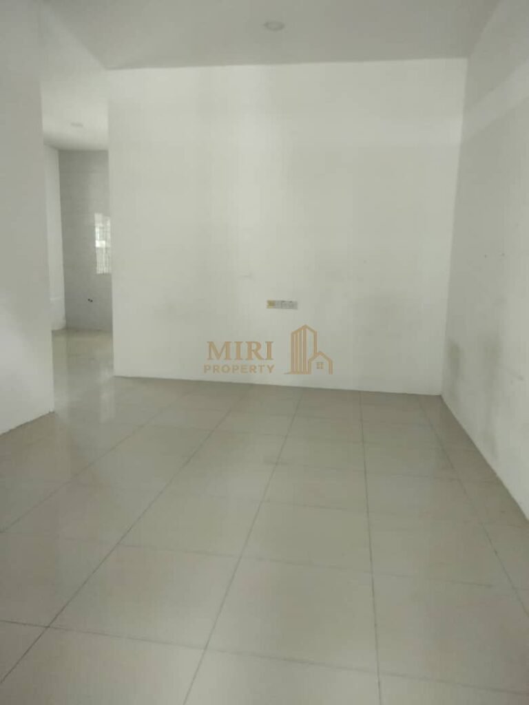 3 Bedrooms 2 Bathrooms 1 Storey Semi Detacted House For Rent At Lutong Baru Miri For Rent 4