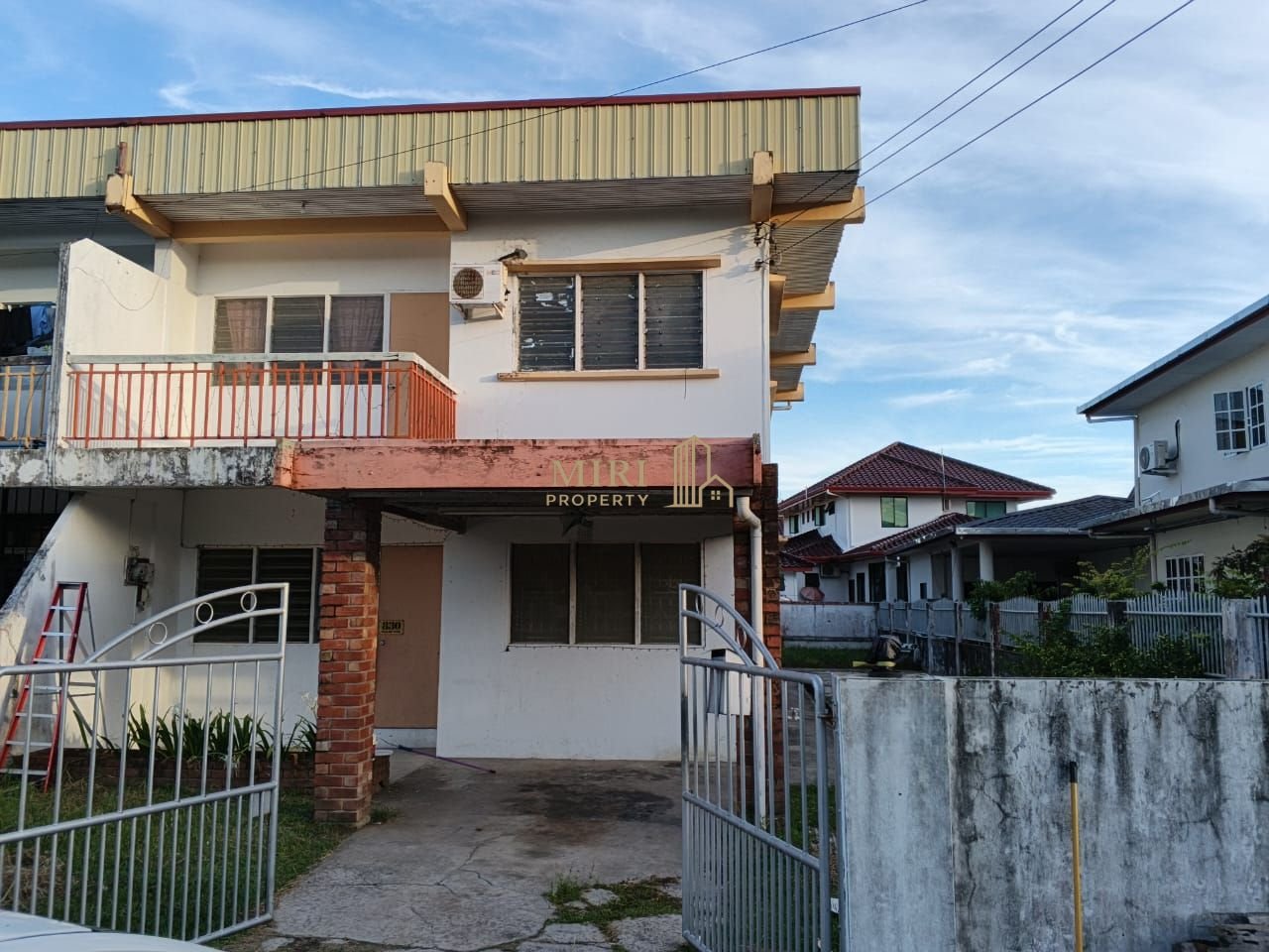 4 Bedrooms 2 Bathrooms 2 Storey Semi Detached House For Rent At Piasau Garden Miri For Rent 4 4 Bedrooms 2 Bathrooms 2 Storey Semi Detached House For Rent At Piasau Garden Miri For Rent 1
