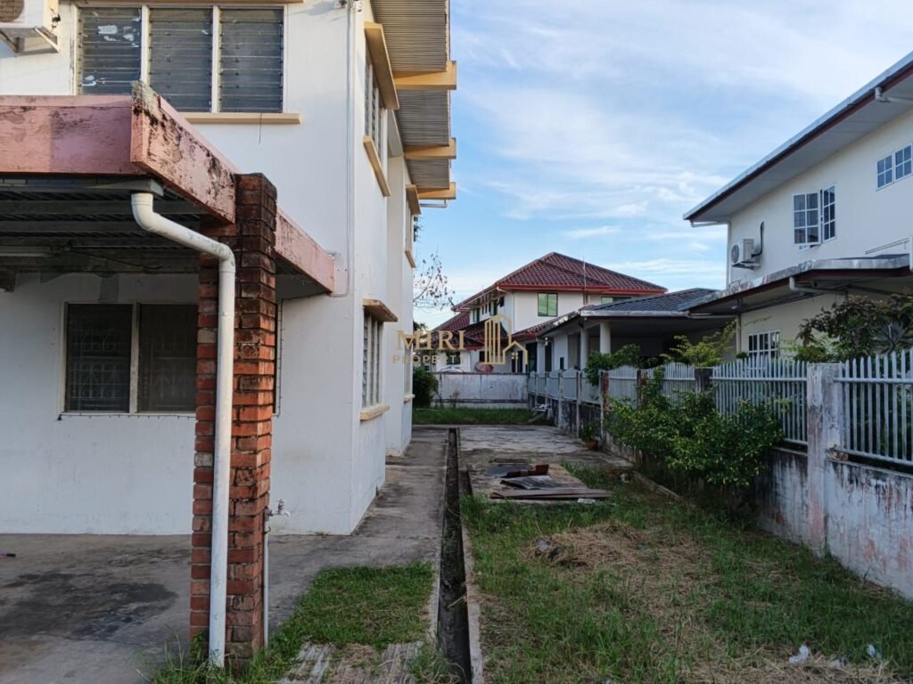 4 Bedrooms 2 Bathrooms 2 Storey Semi Detached House For Rent At Piasau Garden Miri For Rent 6 4 Bedrooms 2 Bathrooms 2 Storey Semi Detached House For Rent At Piasau Garden Miri For Rent 2