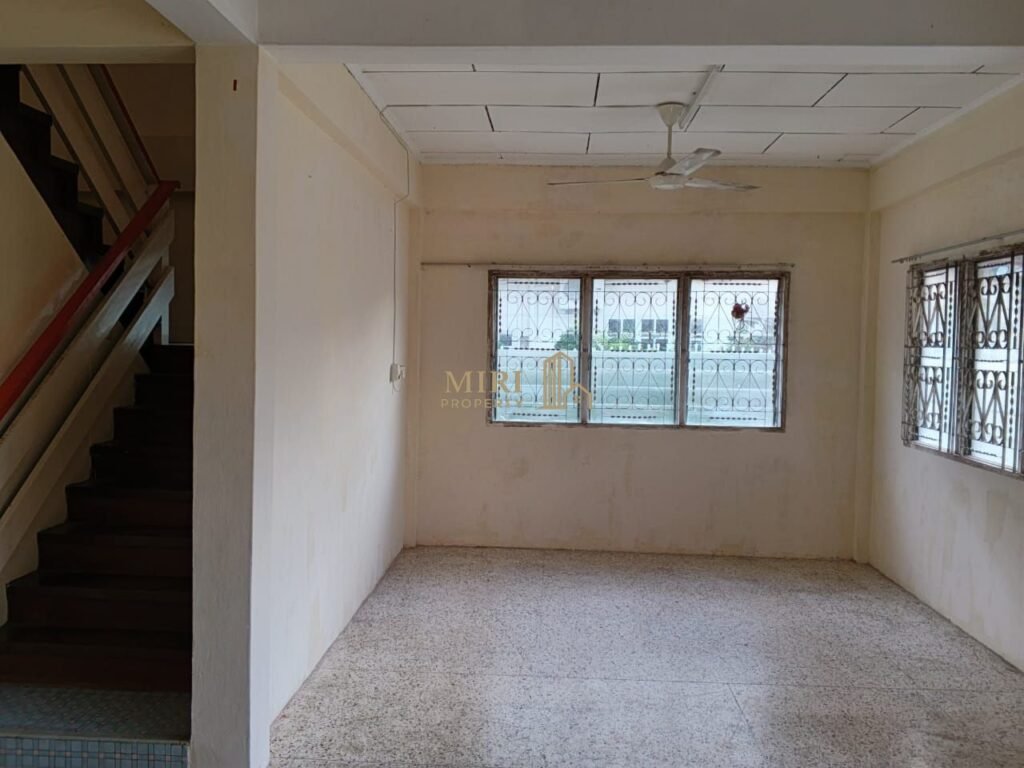 4 Bedrooms 2 Bathrooms 2 Storey Semi Detached House For Rent At Piasau Garden Miri For Rent 8 4 Bedrooms 2 Bathrooms 2 Storey Semi Detached House For Rent At Piasau Garden Miri For Rent 4