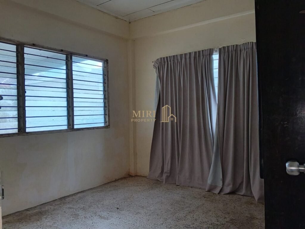 4 Bedrooms 2 Bathrooms 2 Storey Semi Detached House For Rent At Piasau Garden Miri For Rent 12 4 Bedrooms 2 Bathrooms 2 Storey Semi Detached House For Rent At Piasau Garden Miri For Rent 8