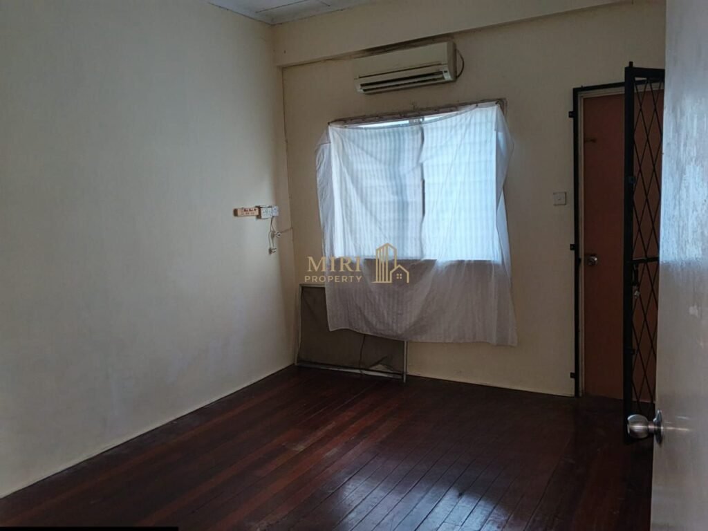 4 Bedrooms 2 Bathrooms 2 Storey Semi Detached House For Rent At Piasau Garden Miri For Rent 13 4 Bedrooms 2 Bathrooms 2 Storey Semi Detached House For Rent At Piasau Garden Miri For Rent 9