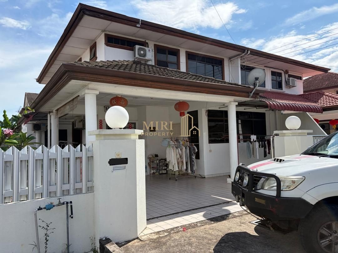 4 Bedrooms 3 Bathrooms 2 Storey Semi D House For Rent At Taman Desa Seri Boulevard Miri House For Rent 2 4 Bedrooms 3 Bathrooms 2 Storey Semi D House For Rent At Taman Desa Seri Boulevard Miri House For Rent 1
