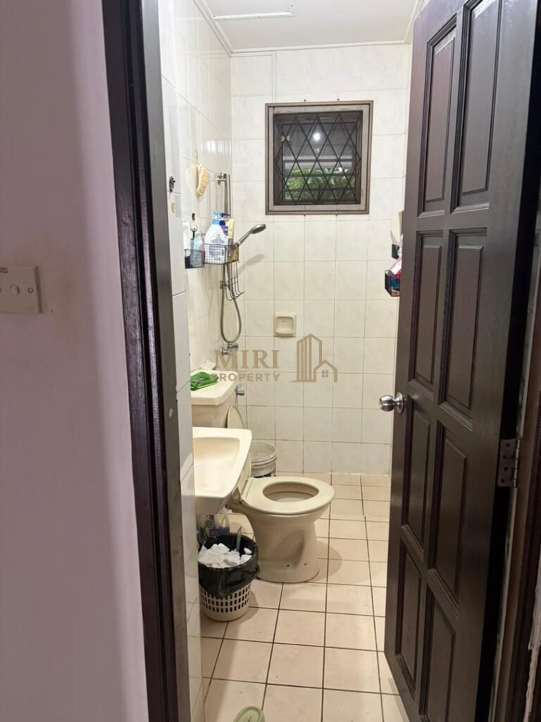 4 Bedrooms 3 Bathrooms 2 Storey Semi D House For Rent At Taman Desa Seri Boulevard Miri House For Rent 12 4 Bedrooms 3 Bathrooms 2 Storey Semi D House For Rent At Taman Desa Seri Boulevard Miri House For Rent 11