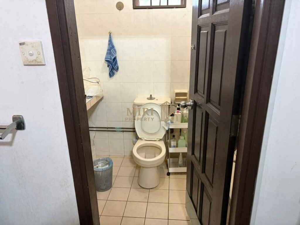 4 Bedrooms 3 Bathrooms 2 Storey Semi D House For Rent At Taman Desa Seri Boulevard Miri House For Rent 13 4 Bedrooms 3 Bathrooms 2 Storey Semi D House For Rent At Taman Desa Seri Boulevard Miri House For Rent 12