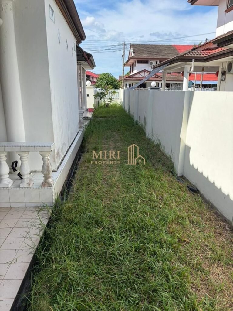 4 Bedrooms 3 Bathrooms 2 Storey Semi D House For Rent At Taman Desa Seri Boulevard Miri House For Rent 14 4 Bedrooms 3 Bathrooms 2 Storey Semi D House For Rent At Taman Desa Seri Boulevard Miri House For Rent 13