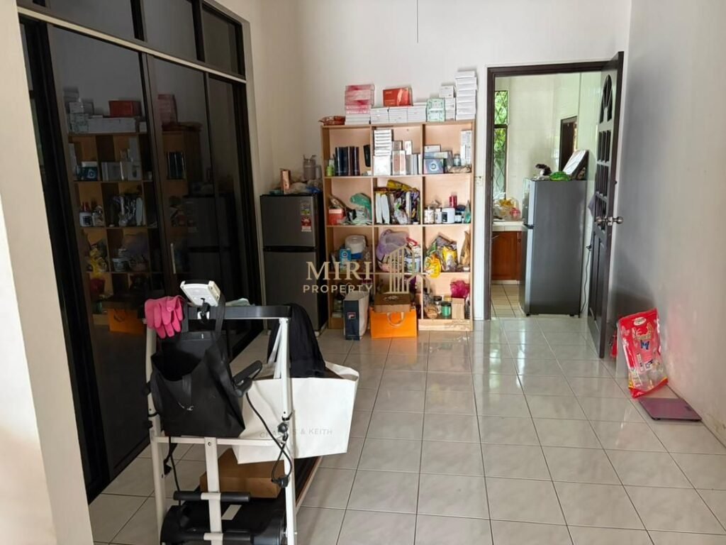 4 Bedrooms 3 Bathrooms 2 Storey Semi D House For Rent At Taman Desa Seri Boulevard Miri House For Rent 4 4 Bedrooms 3 Bathrooms 2 Storey Semi D House For Rent At Taman Desa Seri Boulevard Miri House For Rent 2