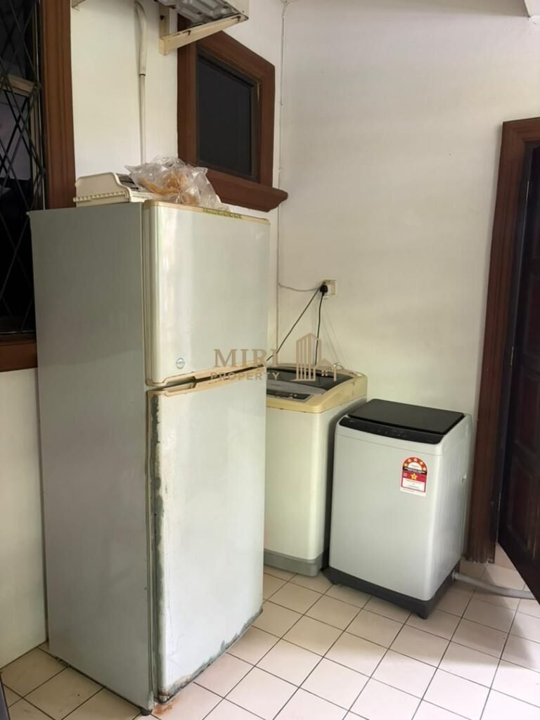 4 Bedrooms 3 Bathrooms 2 Storey Semi D House For Rent At Taman Desa Seri Boulevard Miri House For Rent 6 4 Bedrooms 3 Bathrooms 2 Storey Semi D House For Rent At Taman Desa Seri Boulevard Miri House For Rent 4