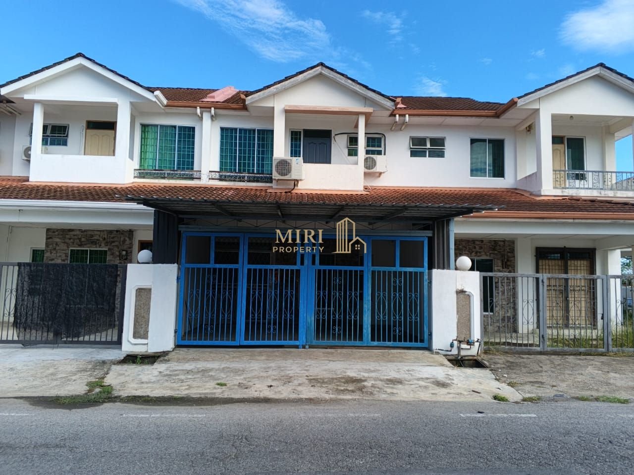 4 Bedrooms 3 Bathrooms 2 Storey Terrace House For Rent At Lorong Desa Senadin 2C Senadin Miri House For Rent 1