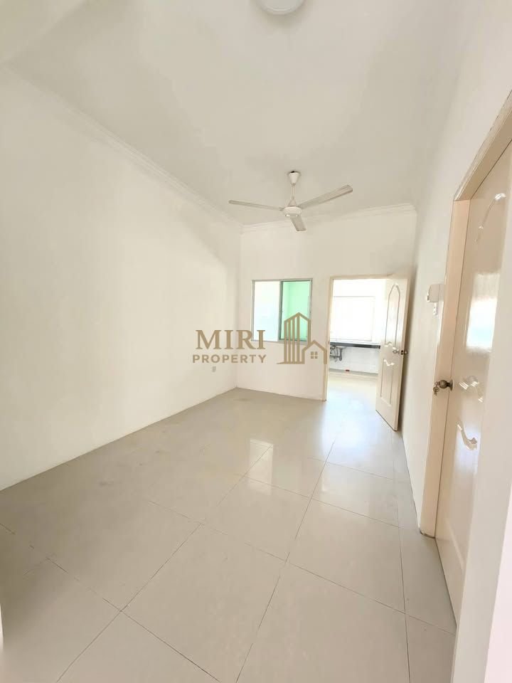 4 Bedrooms 3 Bathrooms 2 Storey Terrace House For Rent At Lorong Desa Senadin 2C Senadin Miri House For Rent 3