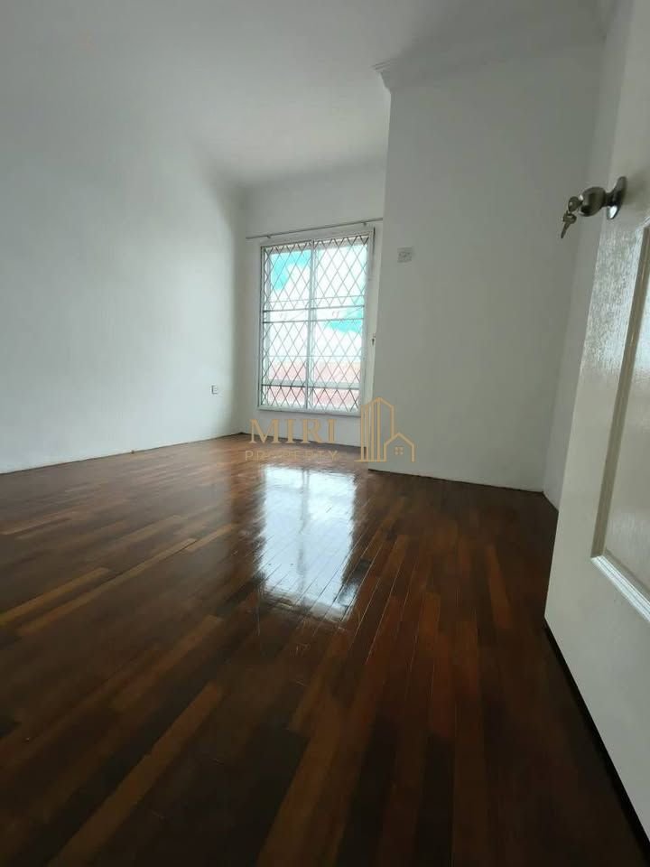 4 Bedrooms 3 Bathrooms 2 Storey Terrace House For Rent At Lorong Desa Senadin 2C Senadin Miri House For Rent 6
