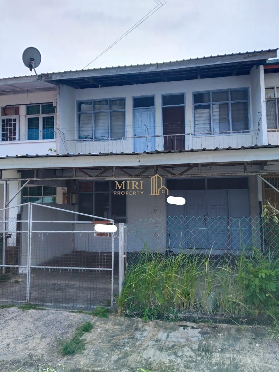 4 Bedrooms 3 Bathrooms 2 Storey Terrace House For Rent At Pin Fook Garden Riam Miri House For Rent 1