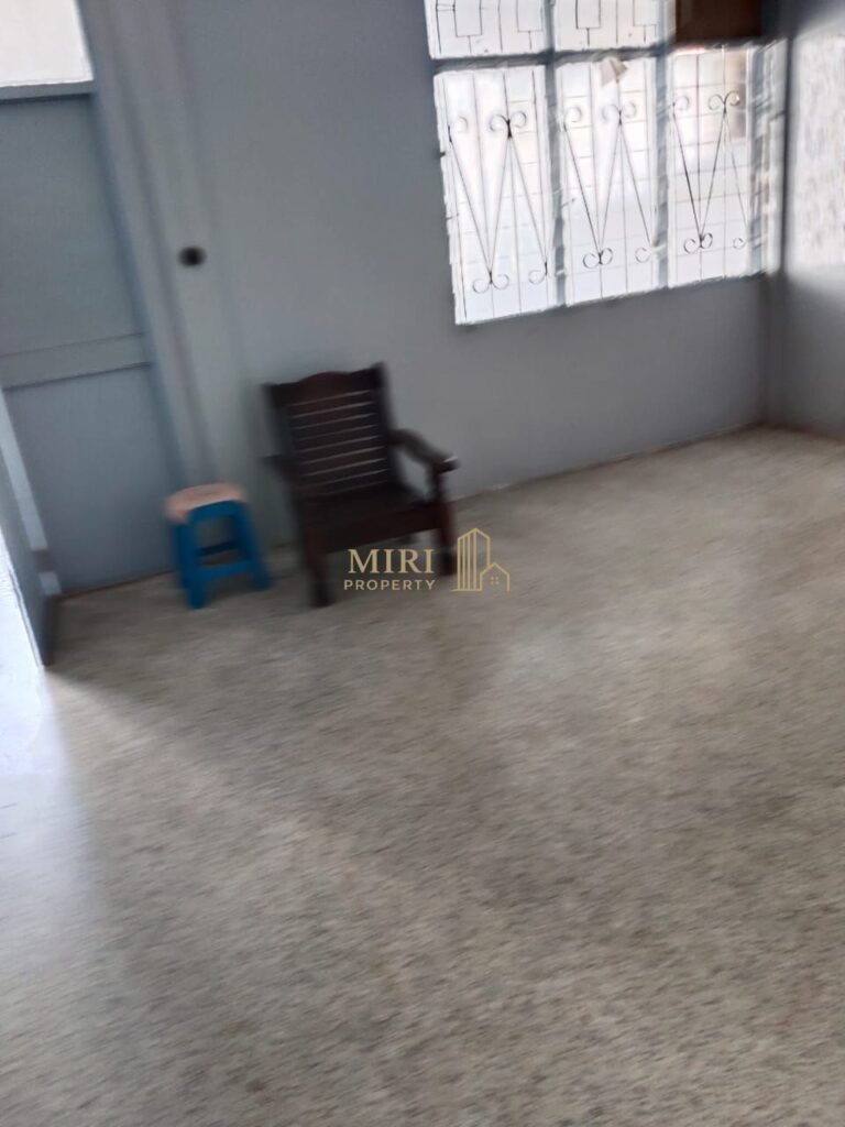 4 Bedrooms 3 Bathrooms 2 Storey Terrace House For Rent At Pin Fook Garden Riam Miri House For Rent 2