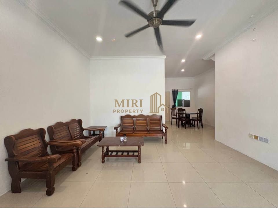 4 Bedrooms 3 Bathrooms Double Storey Terrace House For Rent At Lorong Desa Senadin 2C Senadin Miri House For Rent 4 4 Bedrooms 3 Bathrooms Double Storey Terrace House For Rent At Lorong Desa Senadin 2C Senadin Miri House For Rent 2