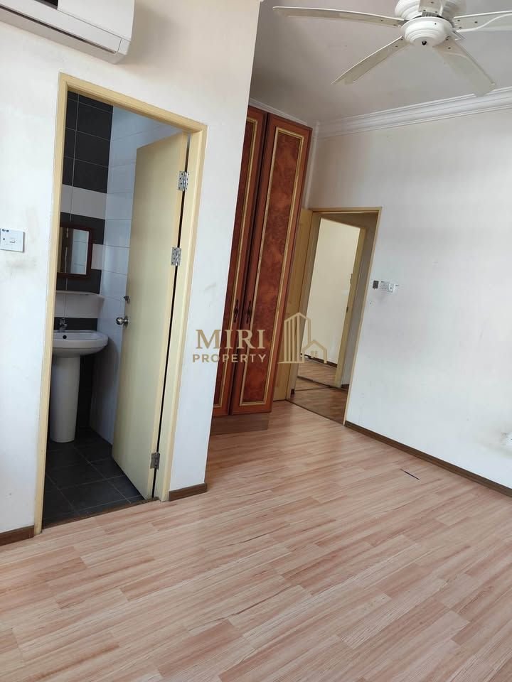 4 Bedrooms 4 Bathrooms 2 Storey Terrace House For Rent At Desa Murni Permyjaya Miri For Rent 7 4 Bedrooms 4 Bathrooms 2 Storey Terrace House For Rent At Desa Murni Permyjaya Miri For Rent 5