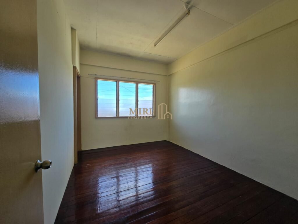 4 Bedrooms 2 Bathrooms 2 Storey Terrace House For Rent At Krokop 10 Miri For Rent 9 4 Bedrooms 2 Bathrooms 2 Storey Terrace House For Rent At Krokop 10 Miri For Rent 7