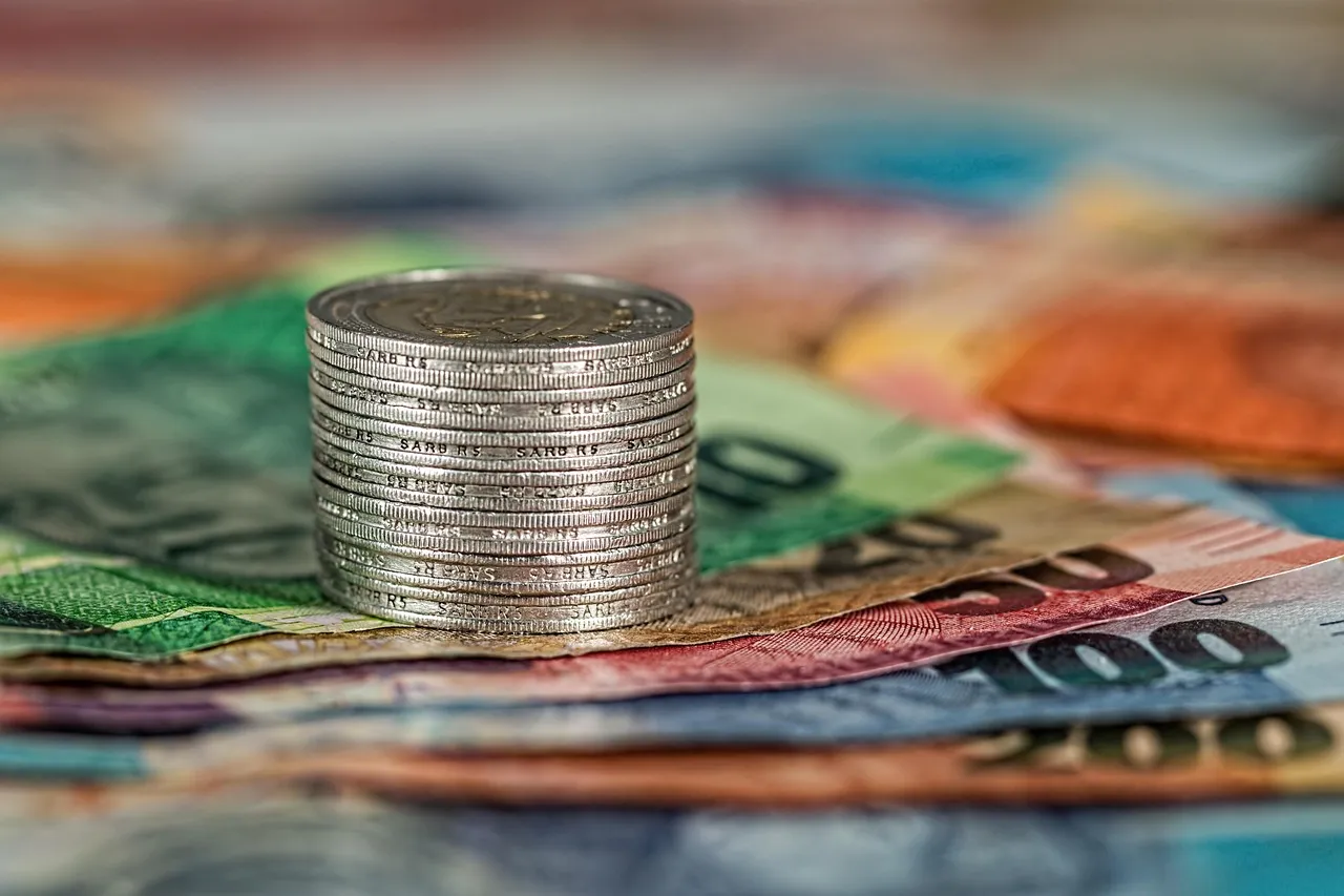 Balancing Income Stability and Growth When Choosing Investment Vehicles in Sarawak
