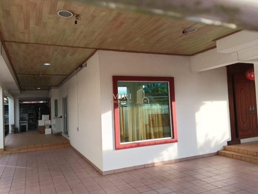 2 Storey Semi-Detached House For Sale | Shang Garden, Miri 4 2 Storey Semi Detached House For Sale Shang Garden Miri 2
