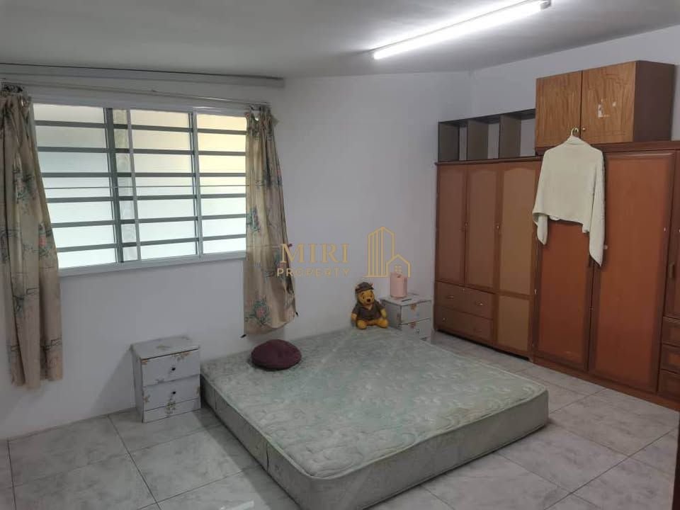 3 Bedrooms 2 Bathrooms 1 Storey Terrace Corner House For Rent At Jalan Kuching Taman Tunku For Rent 6 3 Bedrooms 2 Bathrooms 1 Storey Terrace Corner House For Rent At Jalan Kuching Taman Tunku For Rent 4