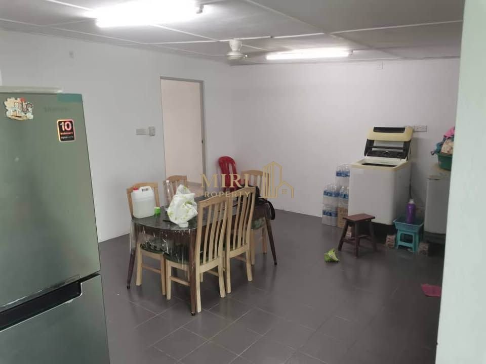 3 Bedrooms 2 Bathrooms 1 Storey Terrace Corner House For Rent At Jalan Kuching Taman Tunku For Rent 8 3 Bedrooms 2 Bathrooms 1 Storey Terrace Corner House For Rent At Jalan Kuching Taman Tunku For Rent 6