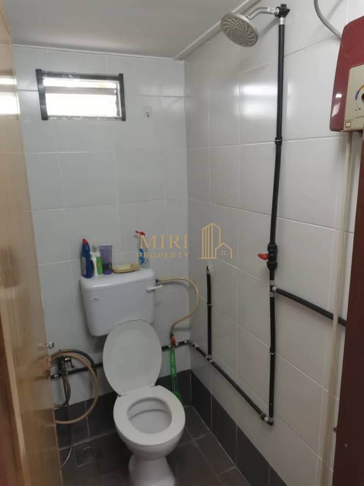 3 Bedrooms 2 Bathrooms 1 Storey Terrace Corner House For Rent At Jalan Kuching Taman Tunku For Rent 9 3 Bedrooms 2 Bathrooms 1 Storey Terrace Corner House For Rent At Jalan Kuching Taman Tunku For Rent 7